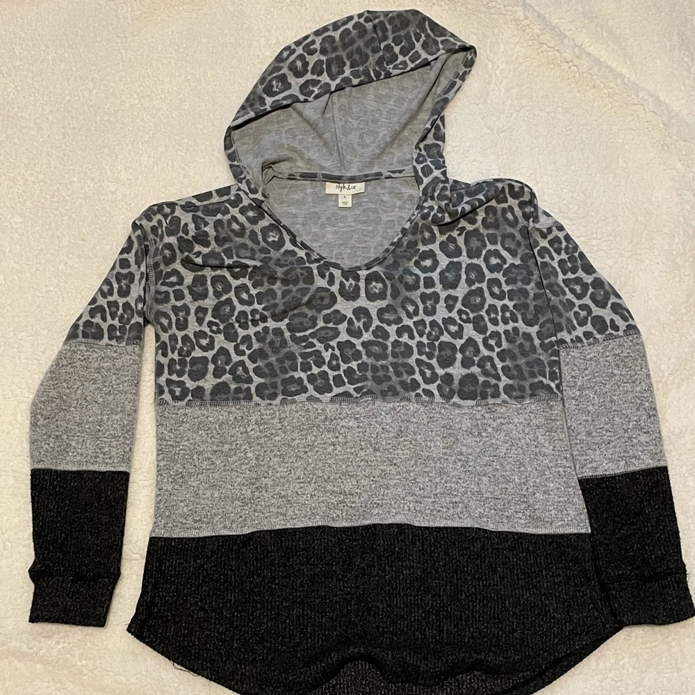 Women’s Small Hoodie/Sweater